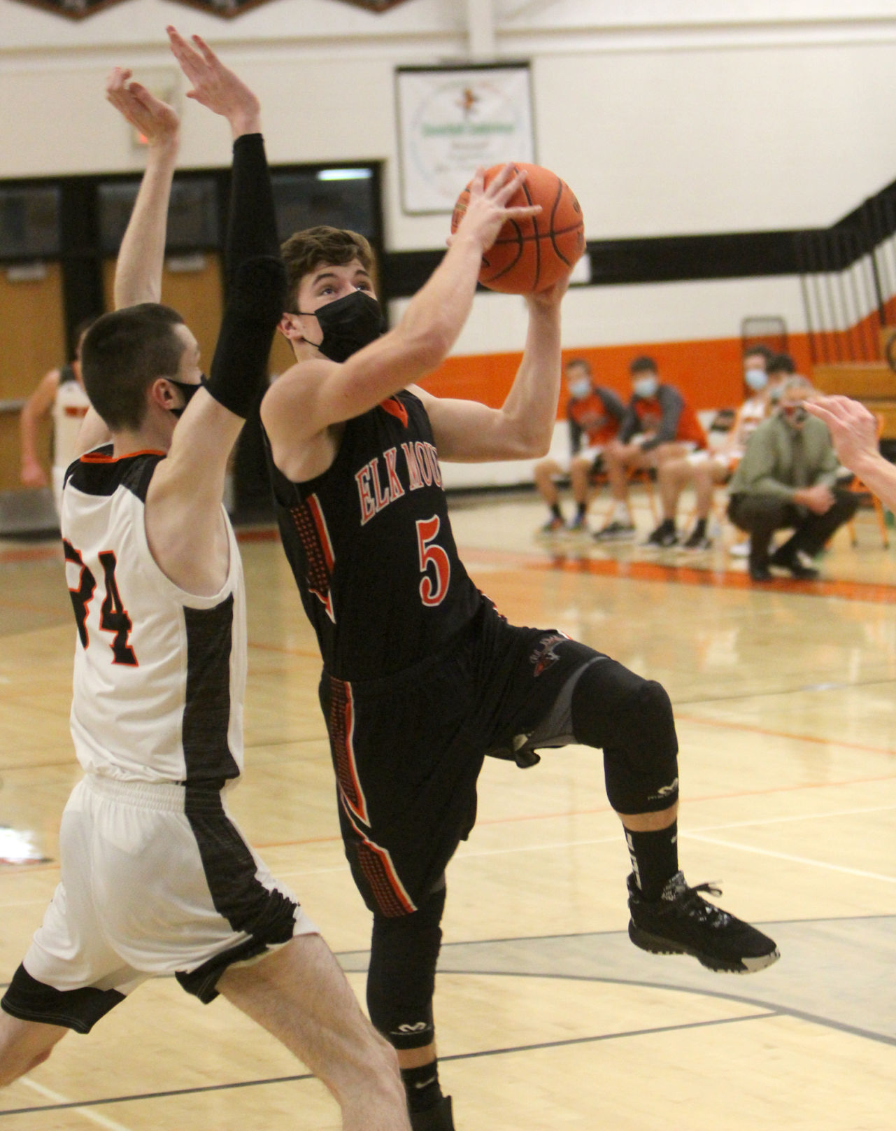 Elk Mound at Stanley-Boyd boys basketball 12-29-20
